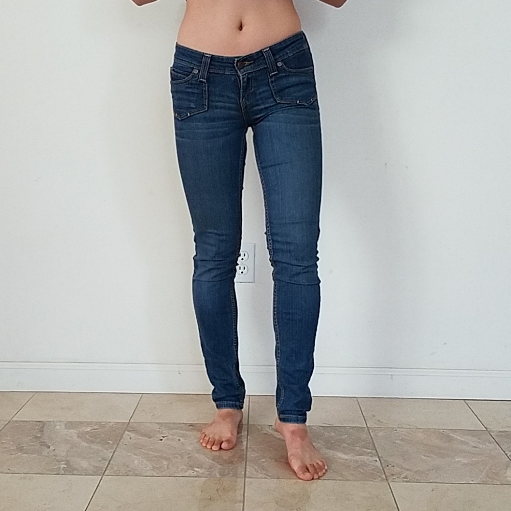Levi's skinny blue jeans 25 waist x 32 length